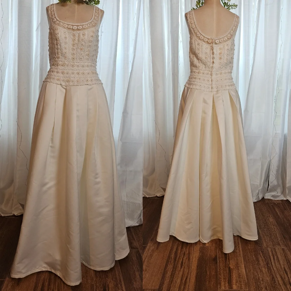 Vintage Sweetheart Gowns Daisy Chain A-Line Wedding Dress - Picture 1 of 8